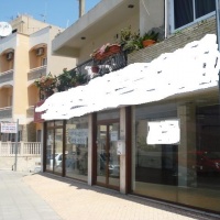 Shop for rent at Macarios avenue.
