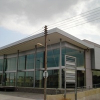 A showroom for rent at Aradippou industrial area of 430m2+225m2 mezzanine.