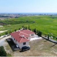 Detached four bedroom bungalow on a plot of 2800 m2 at a quiet area of...