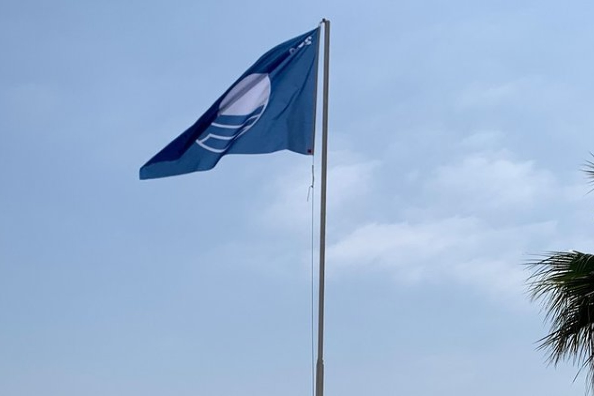 The three beaches of Larnaka waved this year by the Blue Flags